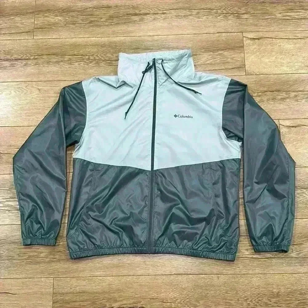 COLUMBIA Flash Forward Women’s Windbreaker Size L in Excellent Condition